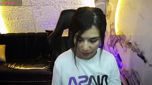 Snapshot of Violetta_jhonson_a chatting on June 2026 05:12:01 AM Violetta jhonson a online show from June 2026 05:12:01 AM