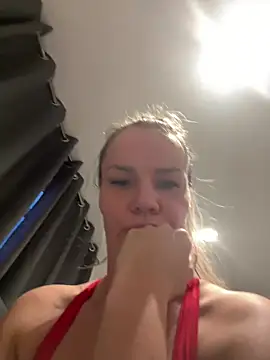 Cutebrowneyes  online show from May 2026 08:32:01 PM