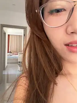 Snapshot of GG-BONG1 chatting on May 2026 07:49:02 AM GG-BONG1 online show from May 2026 07:49:02 AM