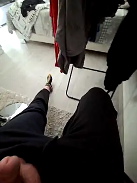 Robesz1982 online show from March 2026 07:36:03 AM