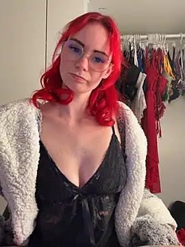 Snapshot of AlinaWinter chatting on January 2026 01:37:02 PM AlinaWinter online show from January 2026 01:37:02 PM