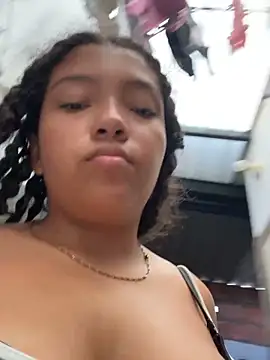 PetiteKattia online show from February 2026 01:38:02 PM