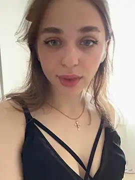Snapshot of yoyogirlx chatting on June 2026 02:24:02 AM yoyogirlx online show from June 2026 02:24:02 AM