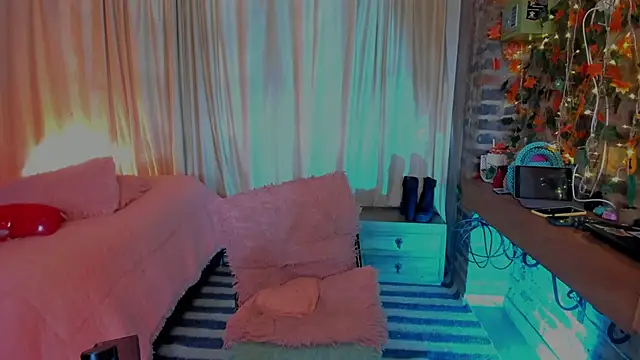 LaGoldenBitch online show from January 2026 07:11:01 PM