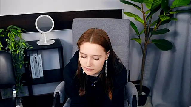 Snapshot of IsaParadiso chatting on November 2025 08:35:01 AM IsaParadiso online show from November 2025 08:35:01 AM