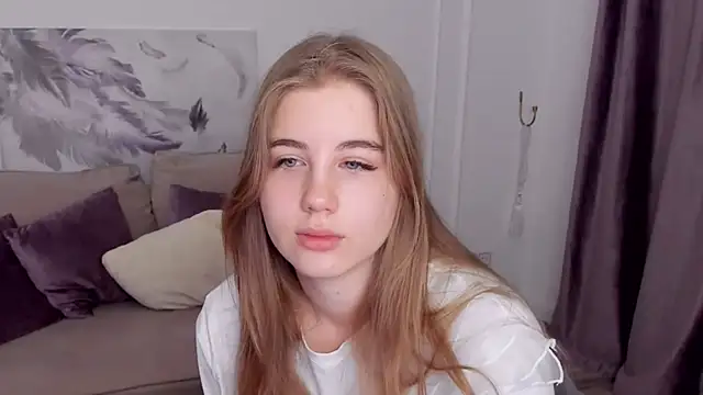 Snapshot of GoldenMirage chatting on November 2025 04:23:02 AM GoldenMirage online show from November 2025 04:23:02 AM