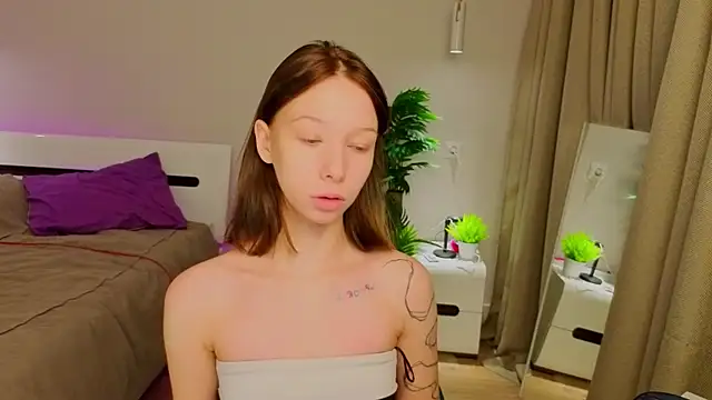 LilyPoetry  online show from November 2025 11:23:02 AM