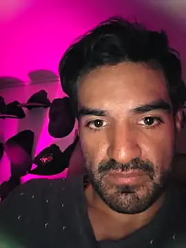 piggylatino online show from February 2026 11:11:02 PM