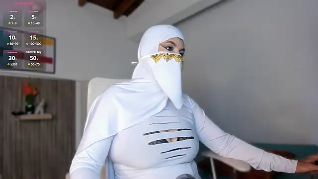 Hannaa Dolly online show from November 2025 03:01:01 AM