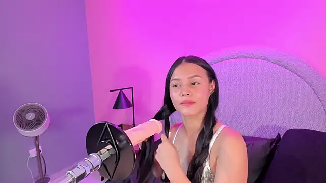 Sara rhoades online show from February 2026 07:03:02 PM