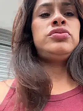 Snapshot of valeria_absurdah chatting on February 2026 06:01:01 PM valeria absurdah online show from February 2026 06:01:01 PM