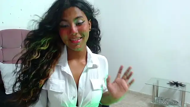 Bia LuxBia Lux online show from November 2025 08:08:01 PM