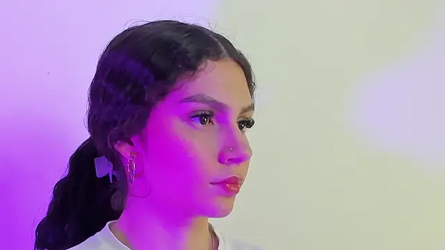 cloee20  online show from December 2025 02:39:01 AM