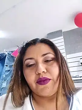 Snapshot of la_beba20 chatting on November 2025 08:33:02 PM la beba20 online show from November 2025 08:33:02 PM