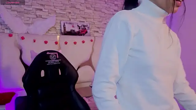 Joselyn tay online show from February 2026 12:03:01 PM