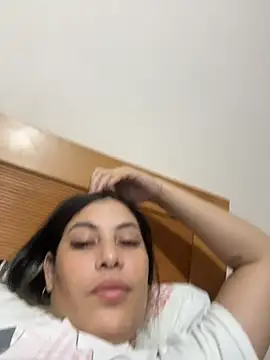 Snapshot of Anna_Bitch_Disgusting chatting on February 2026 04:31:01 AM Anna Bitch Disgusting online show from February 2026 04:31:01 AM