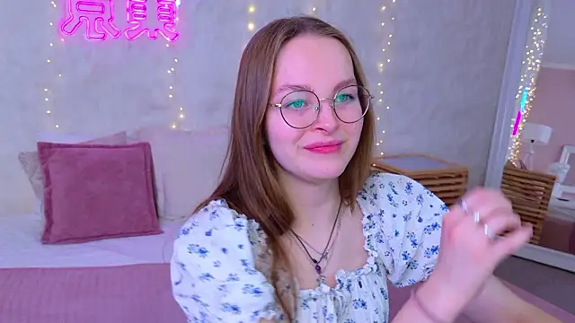 Snapshot of MadisonSmitt chatting on February 2026 05:16:02 AM MadisonSmitt online show from February 2026 05:16:02 AM