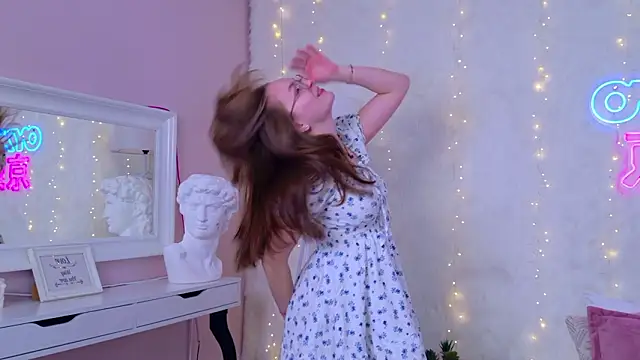 Snapshot of MadisonSmitt chatting on February 2026 06:22:01 AM MadisonSmitt online show from February 2026 06:22:01 AM