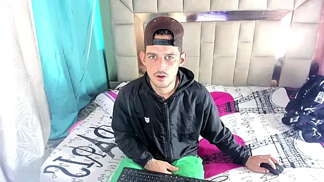 Sexybigjefffx online show from December 2025 06:34:02 PM