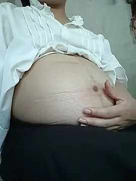 Snapshot of Micky_baby chatting on May 2026 03:47:01 AM Micky baby online show from May 2026 03:47:01 AM