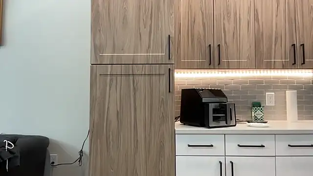 Snapshot of TheTonedPersian chatting on November 2025 11:21:01 AM TheTonedPersian online show from November 2025 11:21:01 AM