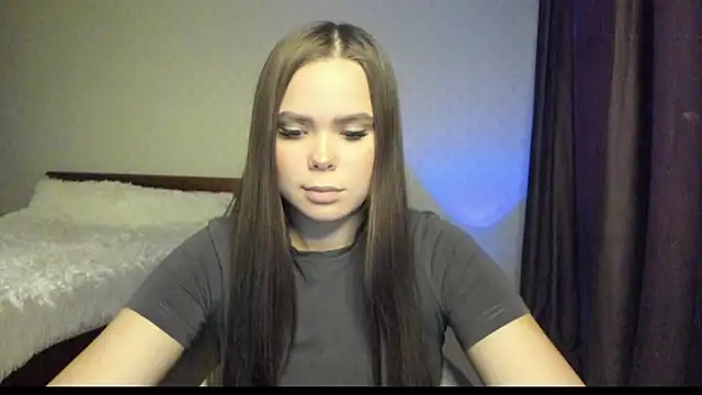 Snapshot of Kira_love_81 chatting on December 2025 11:48:01 AM Kira love 81 online show from December 2025 11:48:01 AM