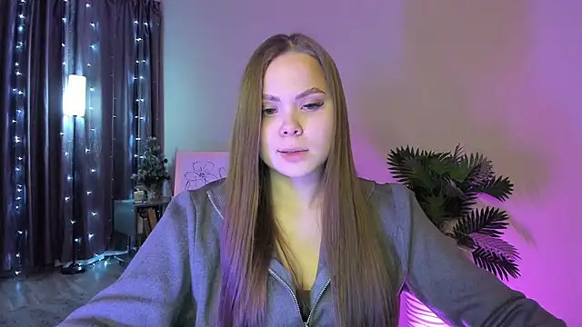 Snapshot of Kira_love_81 chatting on February 2026 07:32:02 PM Kira love 81 online show from February 2026 07:32:02 PM