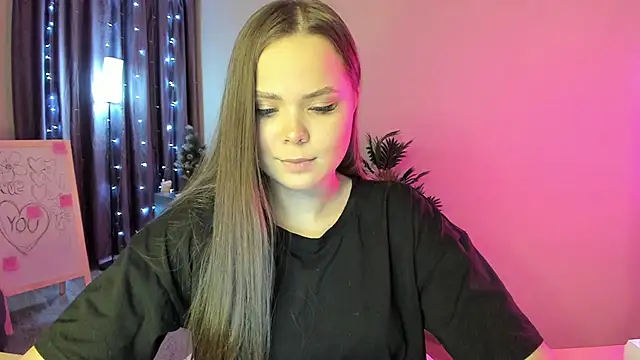 Snapshot of Kira_love_81 chatting on February 2026 07:43:01 PM Kira love 81 online show from February 2026 07:43:01 PM