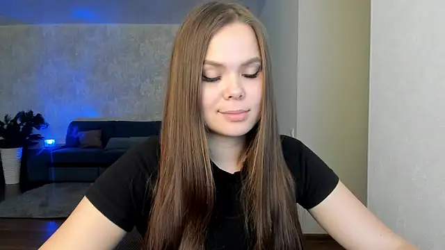 Snapshot of Kira_love_81 chatting on May 2026 04:17:02 AM Kira love 81 online show from May 2026 04:17:02 AM