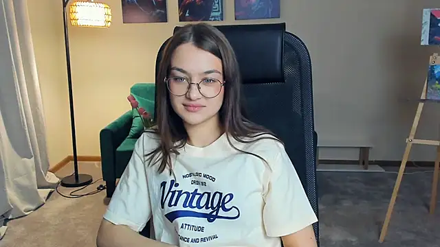 AveryFechter online show from November 2025 03:39:01 PM