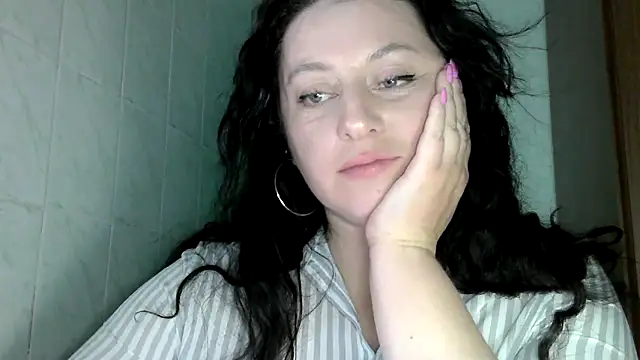 Snapshot of MelinaAx chatting on April 2026 06:34:02 PM MelinaAx online show from April 2026 06:34:02 PM
