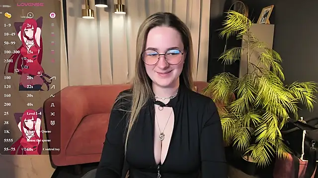 EmmaBloomm online show from July 2026 10:05:01 PM