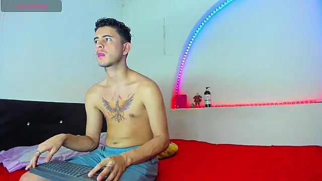 kaiborman00 online show from November 2025 06:52:01 PM