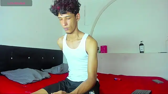 kaiborman00 online show from April 2026 03:16:01 AM