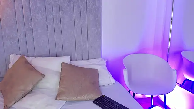 Snapshot of Martina_077 chatting on February 2026 07:51:01 PM Martina 077 online show from February 2026 07:51:01 PM