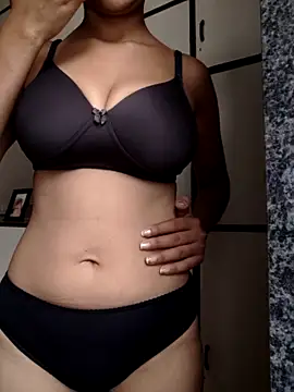 Snapshot of sexy_lelina chatting on May 2026 05:04:01 AM sexy lelina online show from May 2026 05:04:01 AM