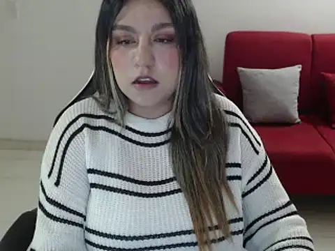 Snapshot of SeleneeRousse chatting on November 2025 03:28:01 AM SeleneeRousse online show from November 2025 03:28:01 AM