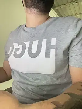 julianlondo111 online show from December 2025 02:40:01 AM