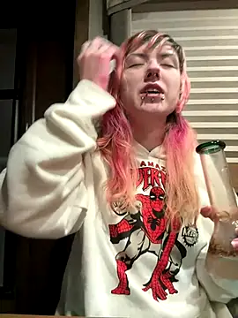 needlefaceUwU online show from November 2025 08:24:01 AM