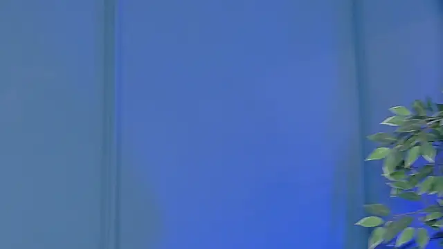 IrissBell online show from November 2025 06:56:02 AM