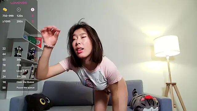 Snapshot of KokoMiu chatting on January 2026 12:43:02 PM KokoMiu online show from January 2026 12:43:02 PM