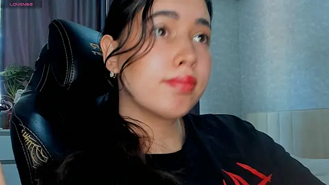 Snapshot of Diara_1an chatting on April 2026 06:17:01 AM Diara 1an online show from April 2026 06:17:01 AM