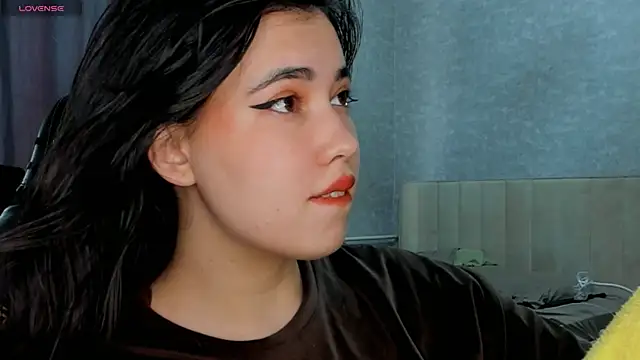 Snapshot of Diara_1an chatting on May 2026 04:19:02 AM Diara 1an online show from May 2026 04:19:02 AM