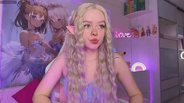 Snapshot of CheekySashaCharm chatting on February 2026 08:29:02 AM CheekySashaCharm online show from February 2026 08:29:02 AM