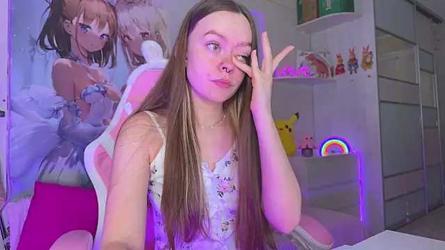 Snapshot of CheekySashaCharm chatting on June 2026 12:44:02 PM CheekySashaCharm online show from June 2026 12:44:02 PM