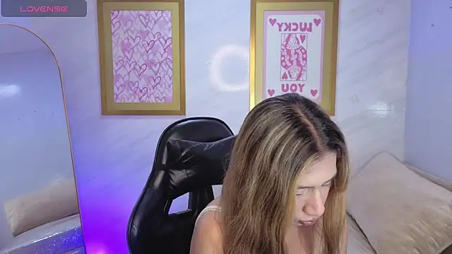 Evy Luxx v online show from March 2026 03:34:02 AM