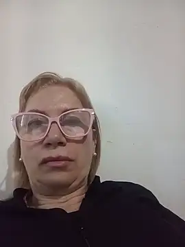 Snapshot of SexyMilf1211 chatting on June 2026 03:13:02 PM SexyMilf1211 online show from June 2026 03:13:02 PM