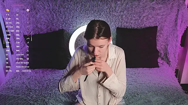 RochelCozzi online show from December 2025 04:34:02 PM