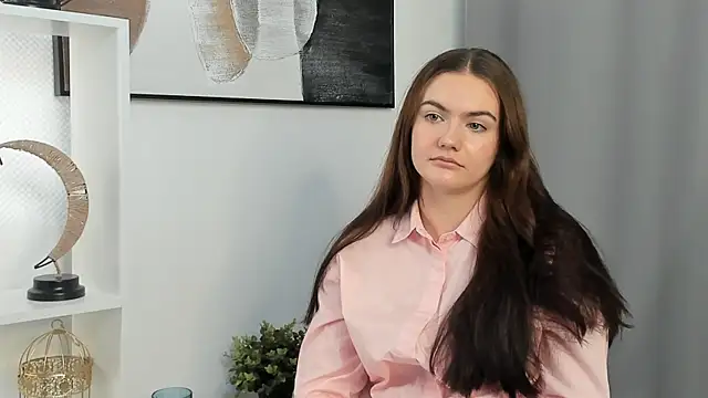 Snapshot of LoraGeraghty chatting on November 2025 07:40:01 AM LoraGeraghty online show from November 2025 07:40:01 AM