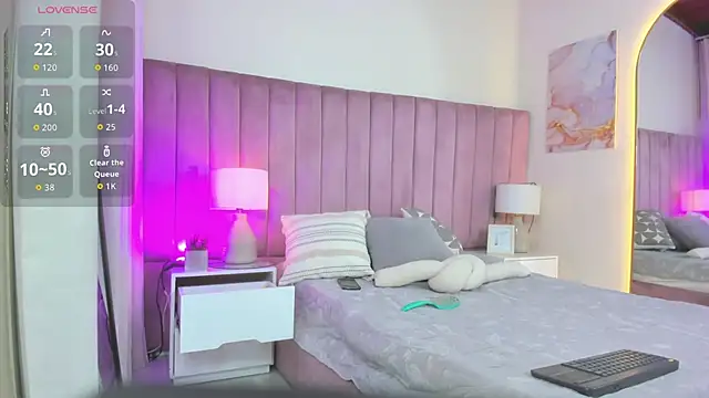 Valentino moretti online show from March 2026 11:40:01 AM